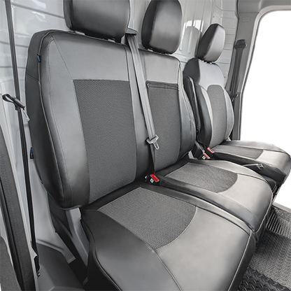Ein Schonsitzbezug in Schwarz für einen Maxus Delivery