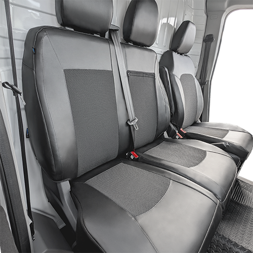 Ein Schonsitzbezug in Schwarz für einen Maxus Delivery